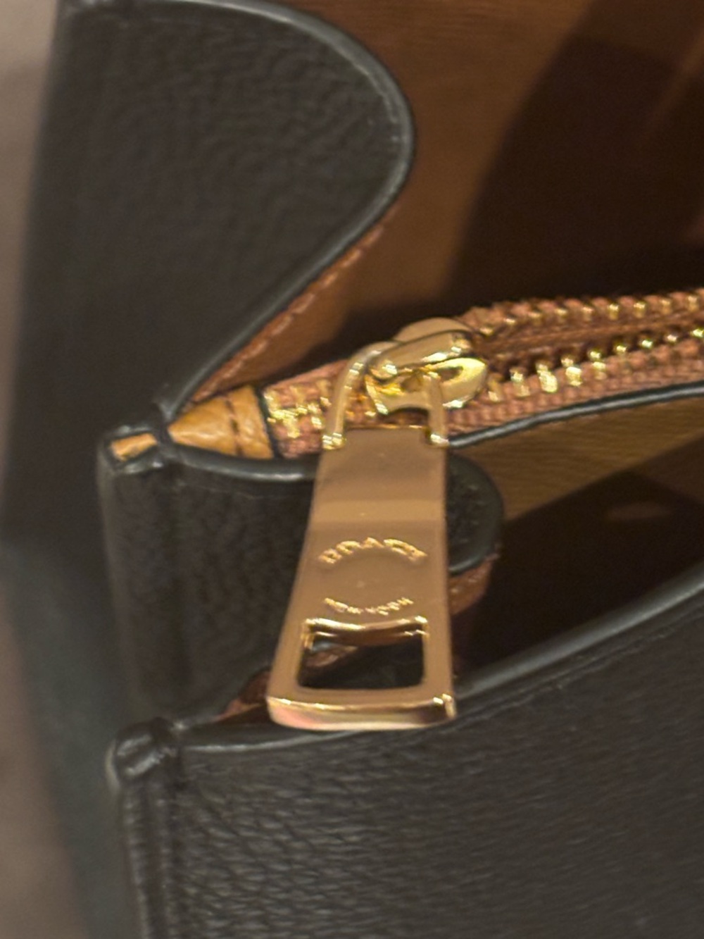 Coach Charlie Carryall 28 - Picture 4 of 9